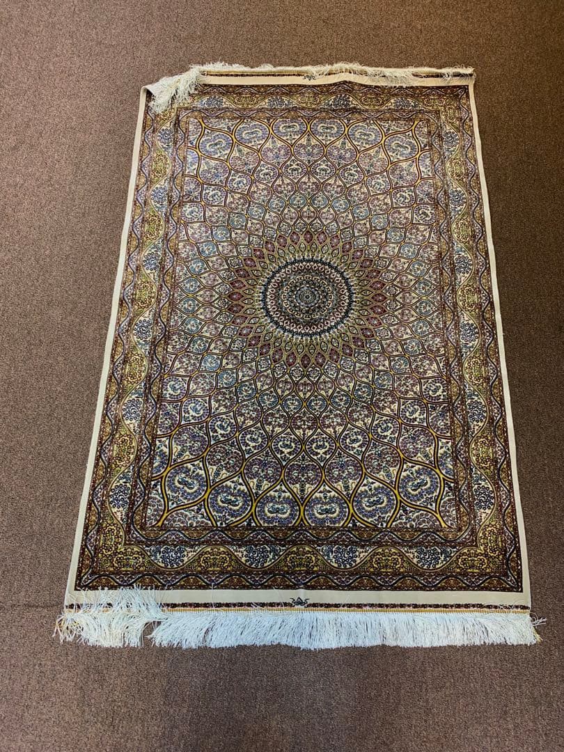 ペルシャ絨毯、イラン、クムシルク絨毯/サイズ: 100x150cm..ir5m。