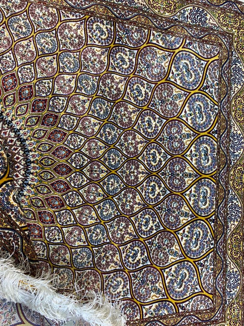 ペルシャ絨毯、イラン、クムシルク絨毯/サイズ: 100x150cm..ir5m。