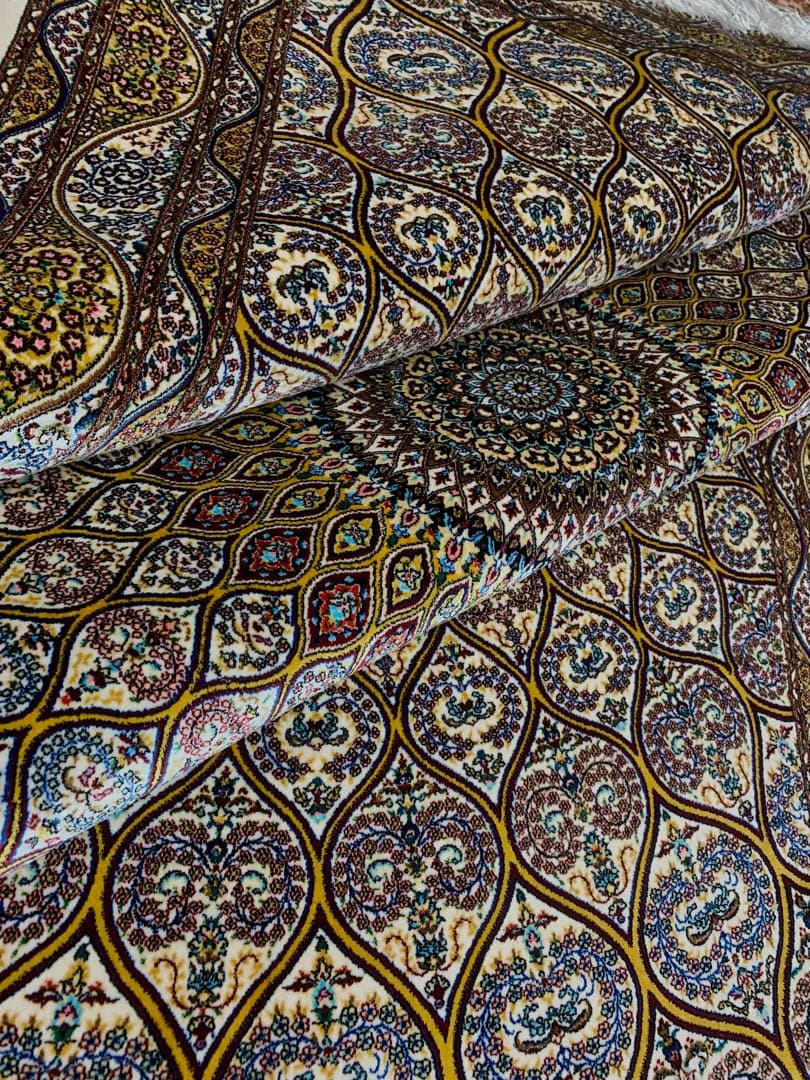 ペルシャ絨毯、イラン、クムシルク絨毯/サイズ: 100x150cm..ir5m。