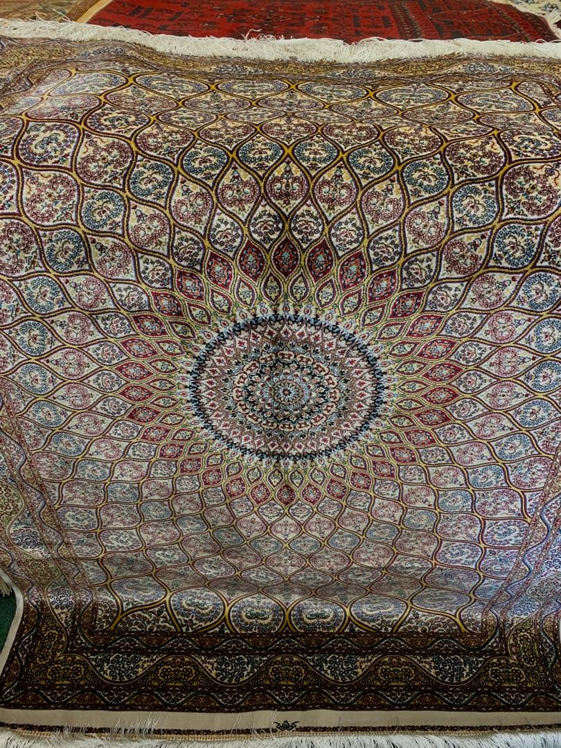 ペルシャ絨毯、イラン、クムシルク絨毯/サイズ: 100x150cm..ir5m。