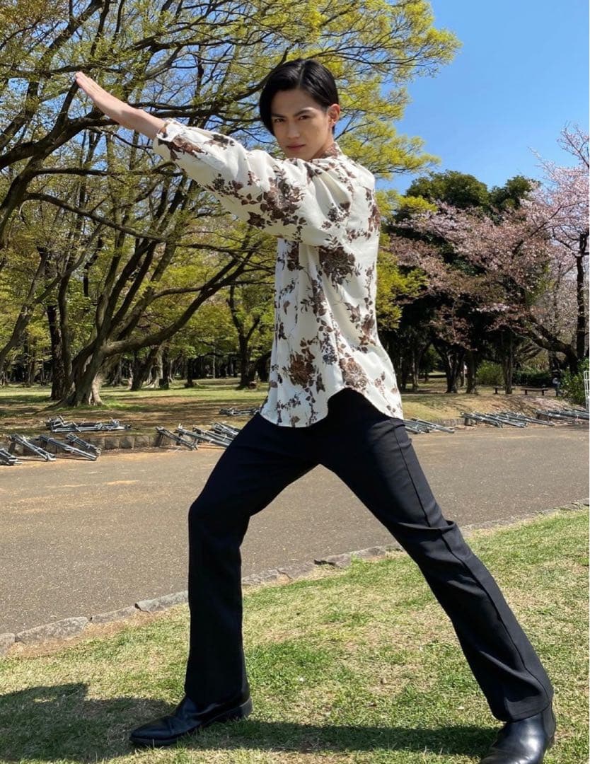 【２点セット】仮面ライダーギーツ　浮世英寿着用モデル　トレンチコート＆シャツ衣装