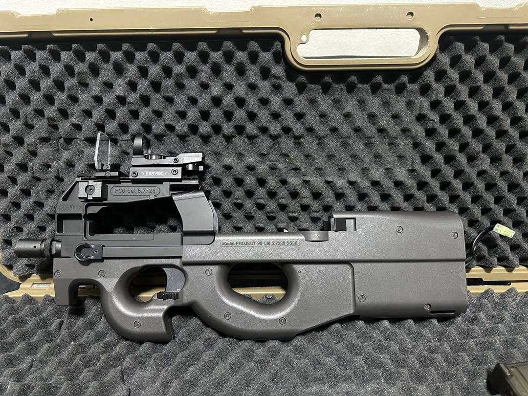 東京マルイ　P90電動ガン ブラック 付属品あり
