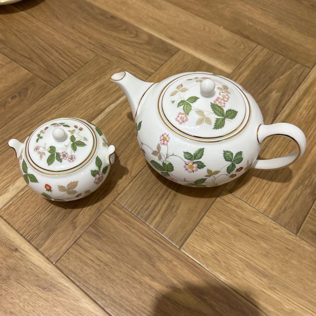ウェッジウッド　ワイルドストロベリーティーカップ　ティーポット　シュガーポット