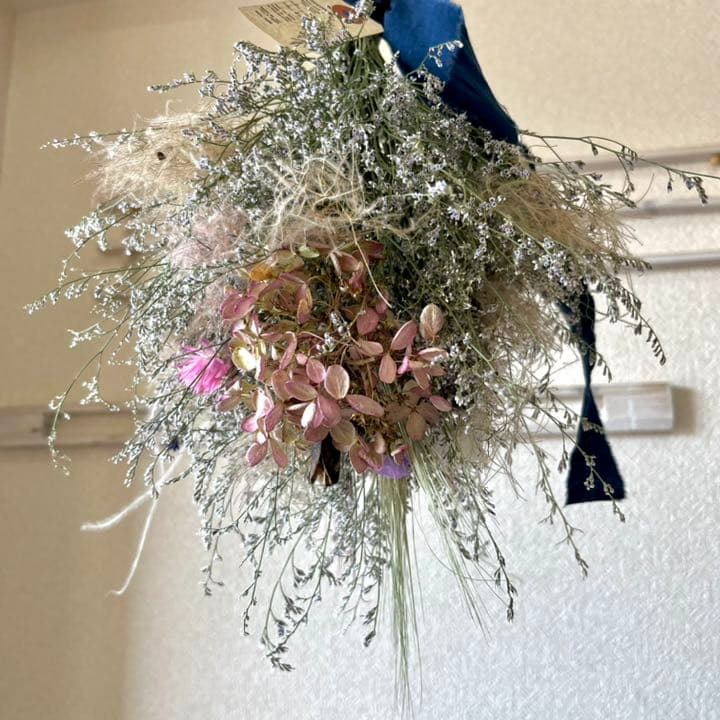 ブルーファンタジアとスモークツリーフライングブーケ