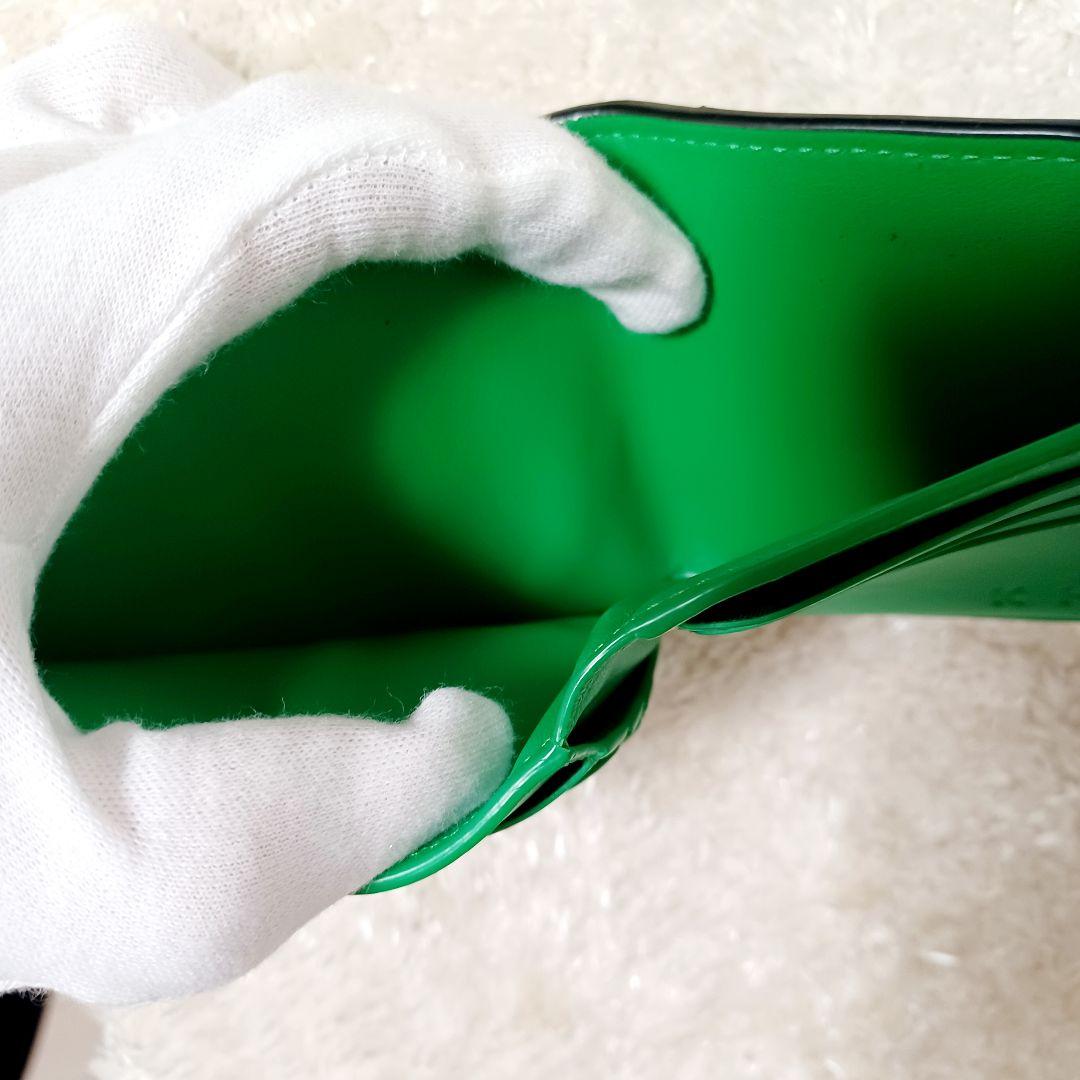 ✨極美品✨ボッテガヴェネタ　二つ折り財布　マキシイントレチャート　カセット