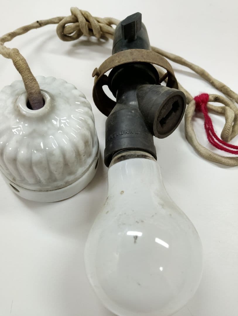 博物館に収蔵したい、ナショナル二股ソケット