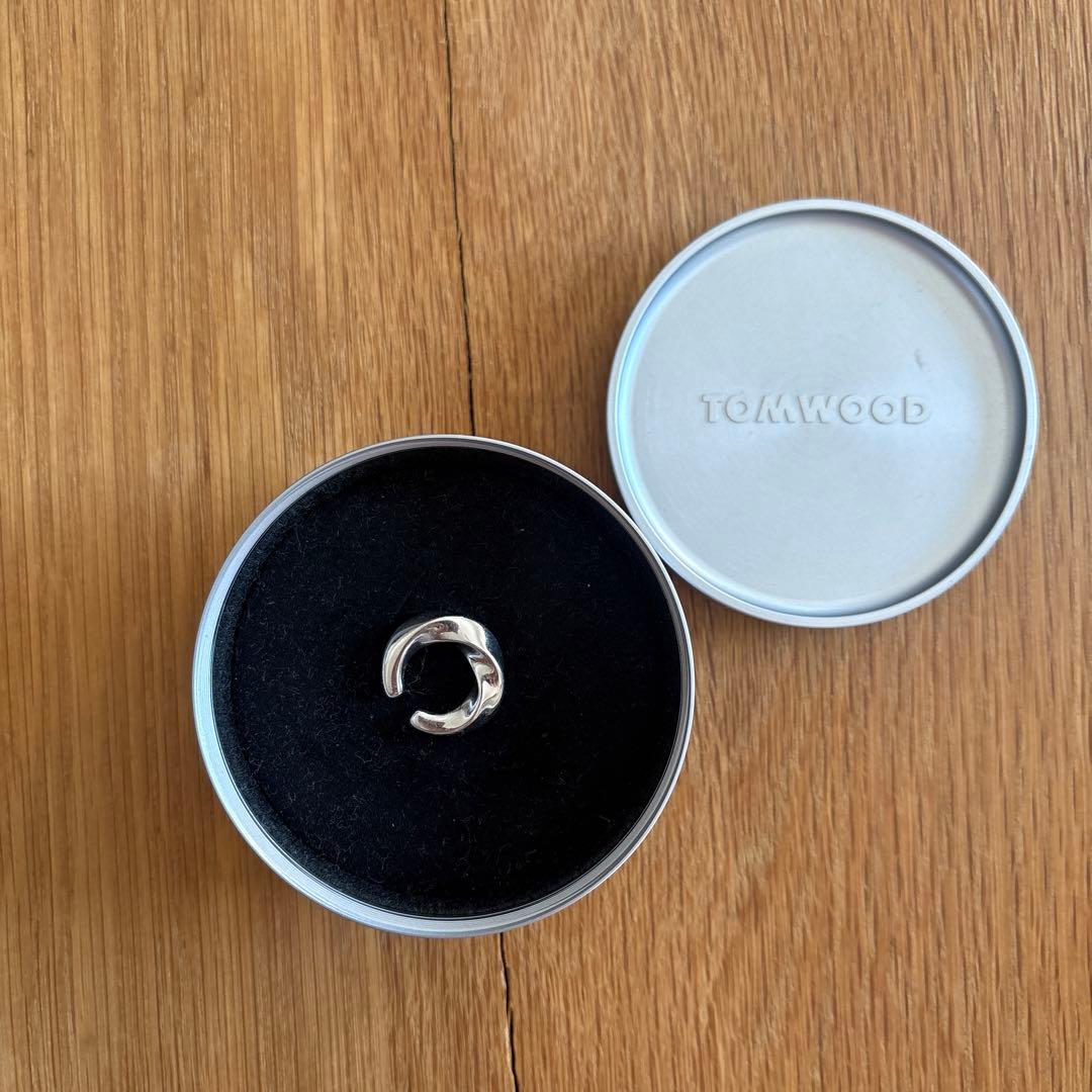 トムウッド インフィニティーロッククリスタルイヤーカフ