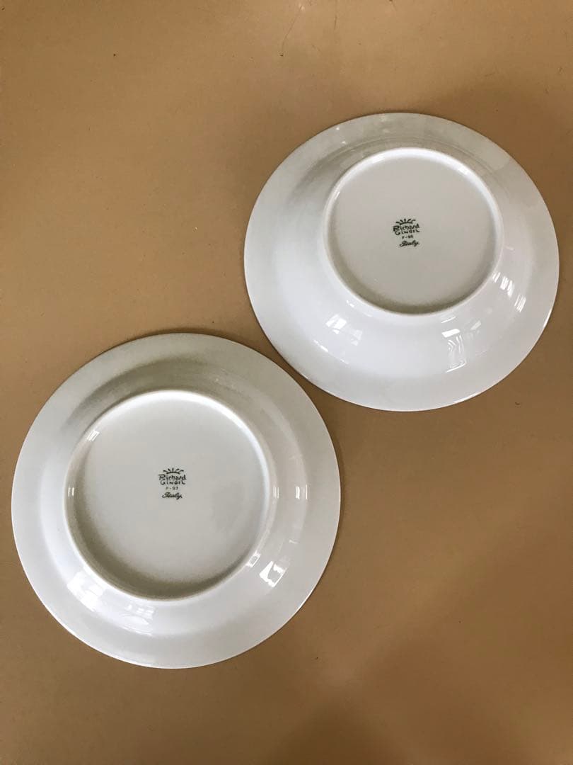 リチャードジノリ　スープチューリンとお皿セット