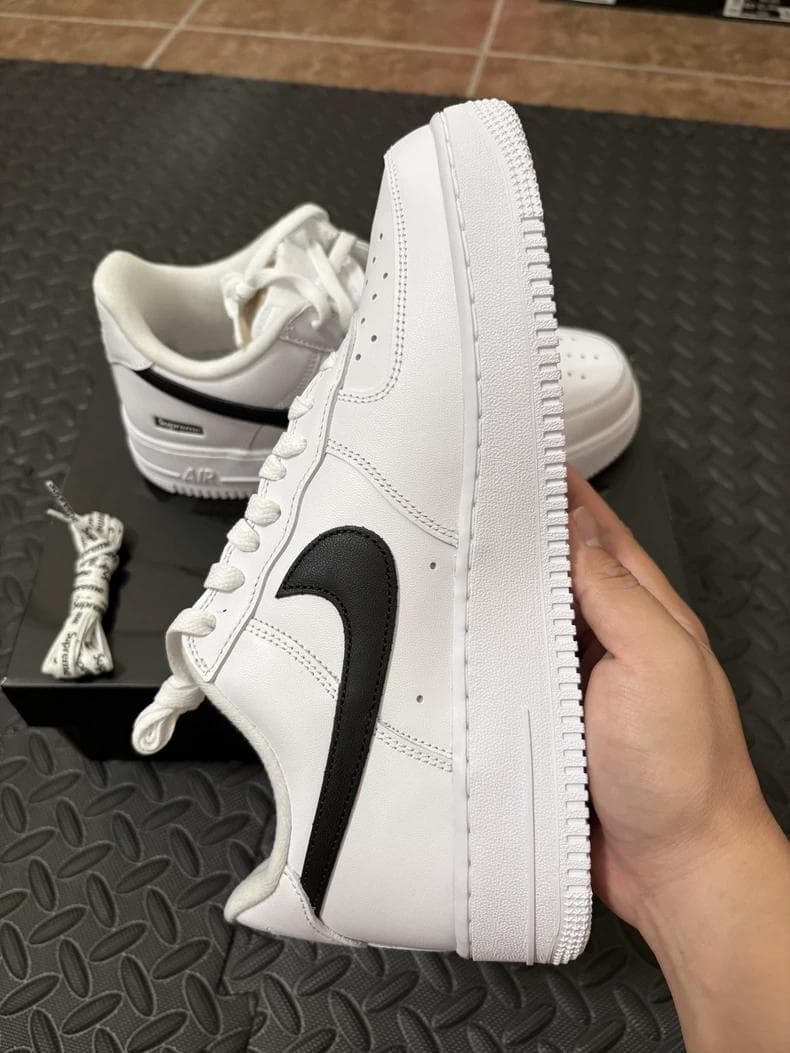 Supreme × Nike Air Force 1 Low White