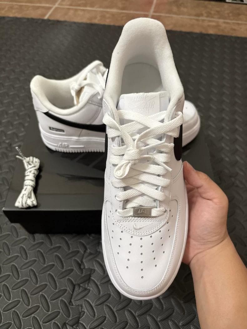 Supreme × Nike Air Force 1 Low White