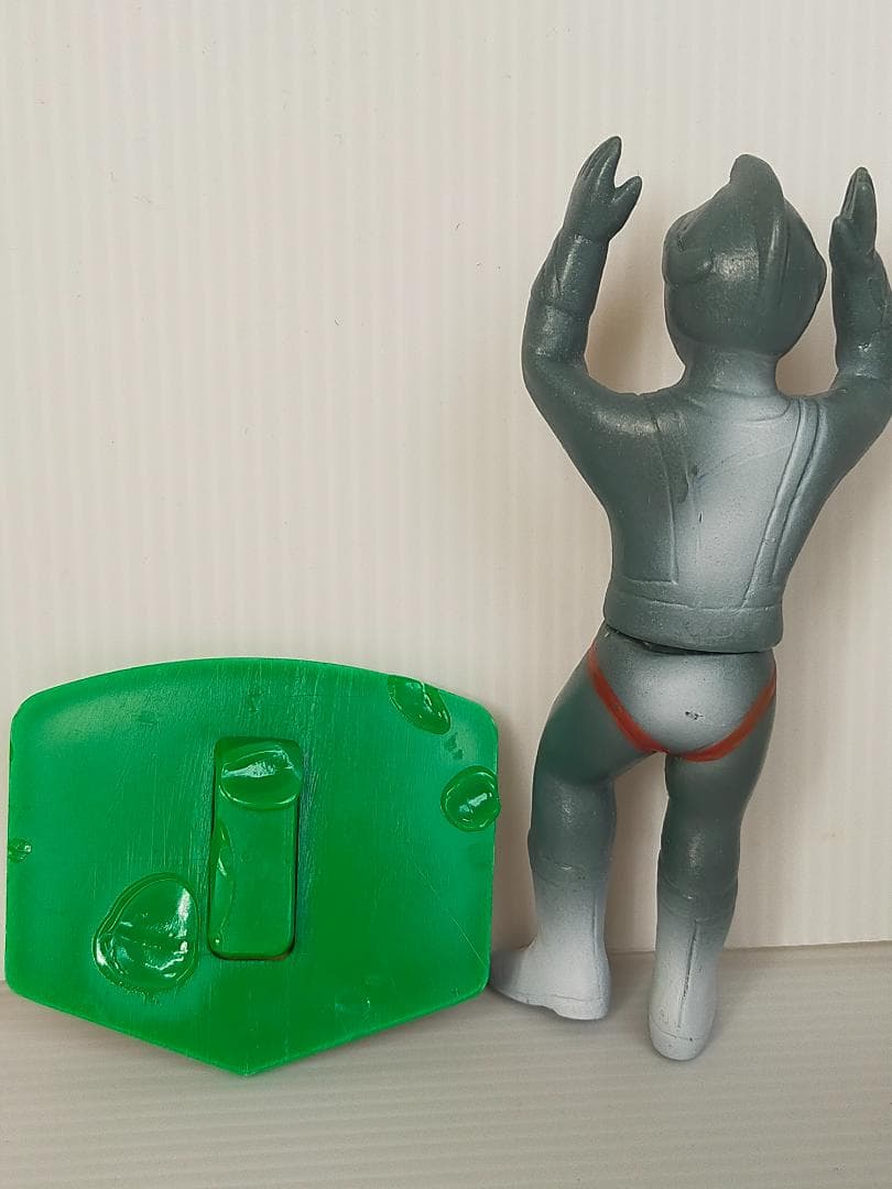 タカトク　シルバー仮面　１１ｃｍ　ミニソフビ　当時物