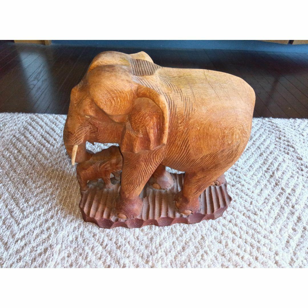 木製象と子象の置物