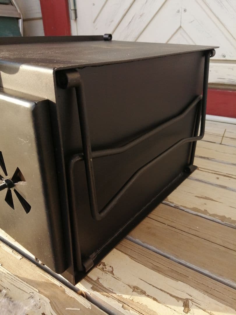 新品未使用、コンパクト薪ストーブ スチール製 煙突付き　おまけ付き