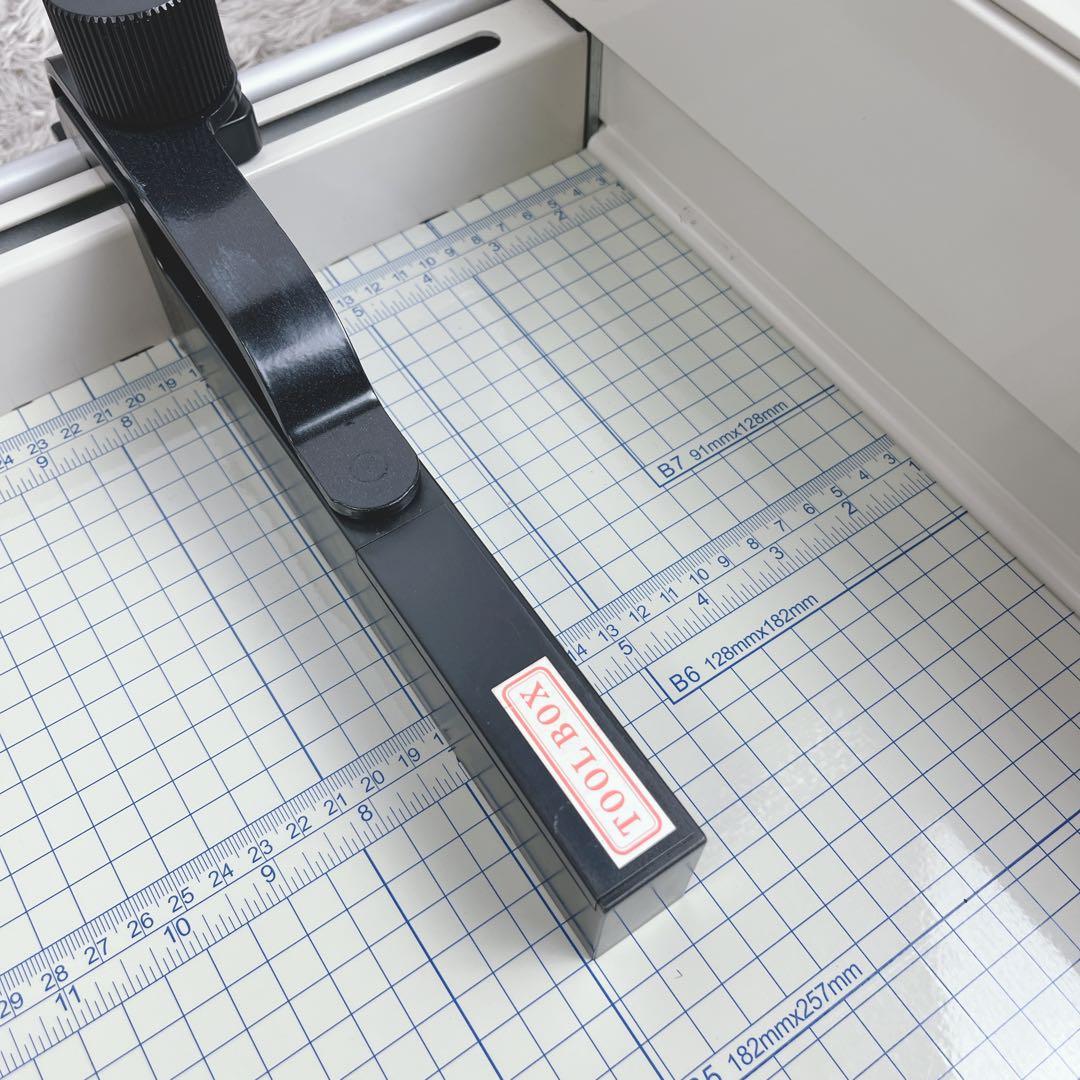 ダイシン商業　業務用　ペーパーカッター DS-858A4 17kg 裁断機