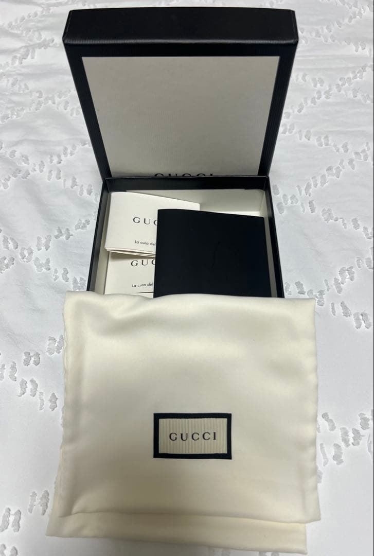 グ*ん様 GUCCI .•二つ折り財布.•スネーク柄.•箱.•保存袋付き