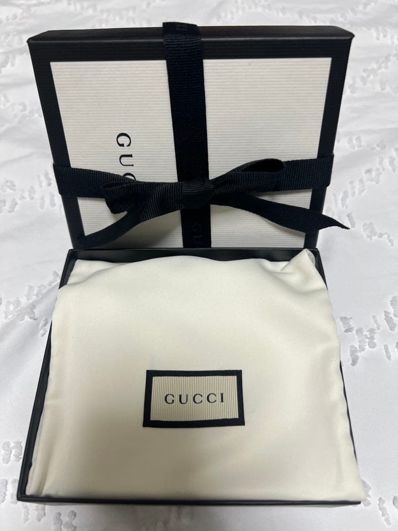 グ*ん様 GUCCI .•二つ折り財布.•スネーク柄.•箱.•保存袋付き