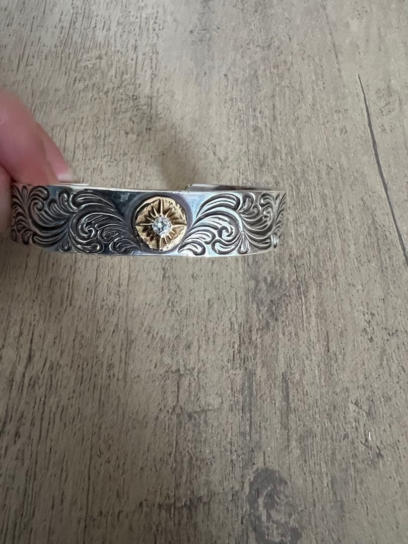 アリゾナフリーダム2ミリダイヤ18kバングル