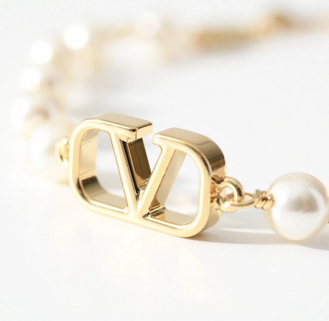VALENTINO パールブレスレット
