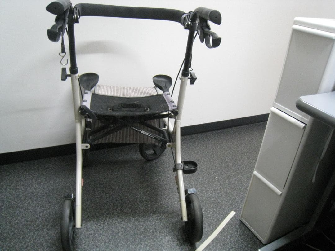 屋外用 四輪 歩行車 ショッピングターン 安寿 アロン化成 送料無料 ②