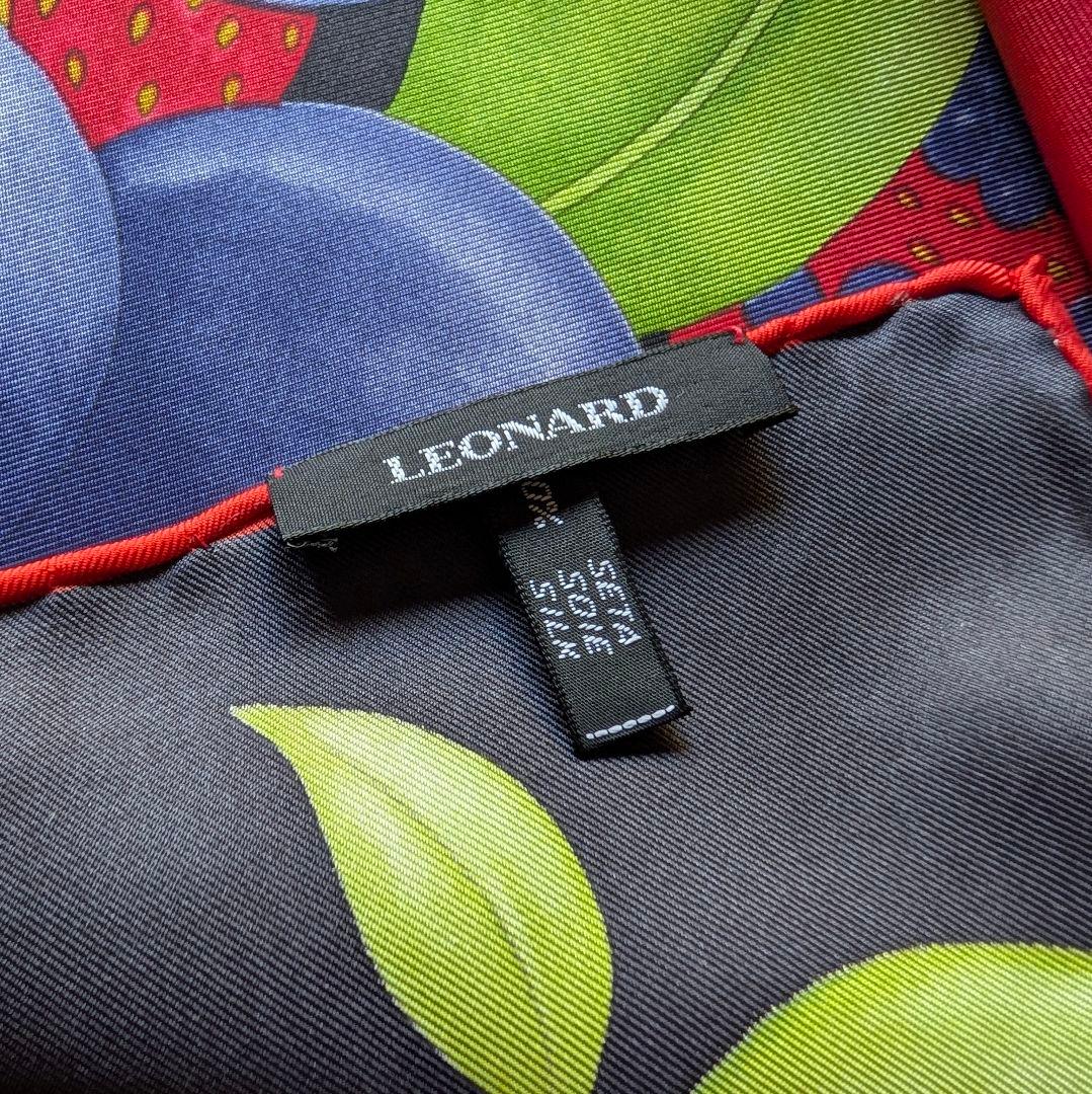 【未使用】LEONARD PARISイタリア製 大判シルクスカーフ(89cm)