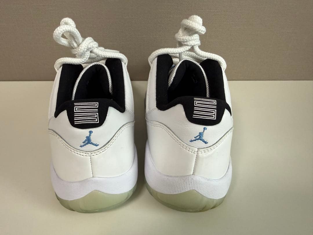 NIKE AIR JORDAN 11 RETRO エア ジョーダン