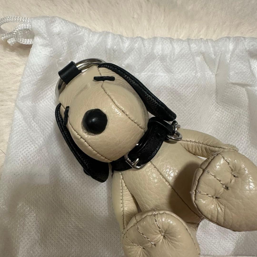 新品　COACH × PEANUTS スヌーピー キーホルダー