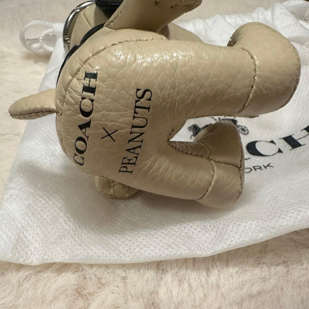 新品　COACH × PEANUTS スヌーピー キーホルダー