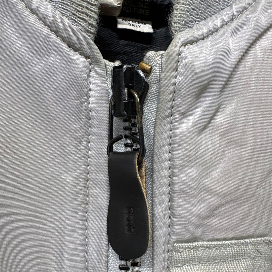 米軍実物のMA-1フライトジャケット　38グレー