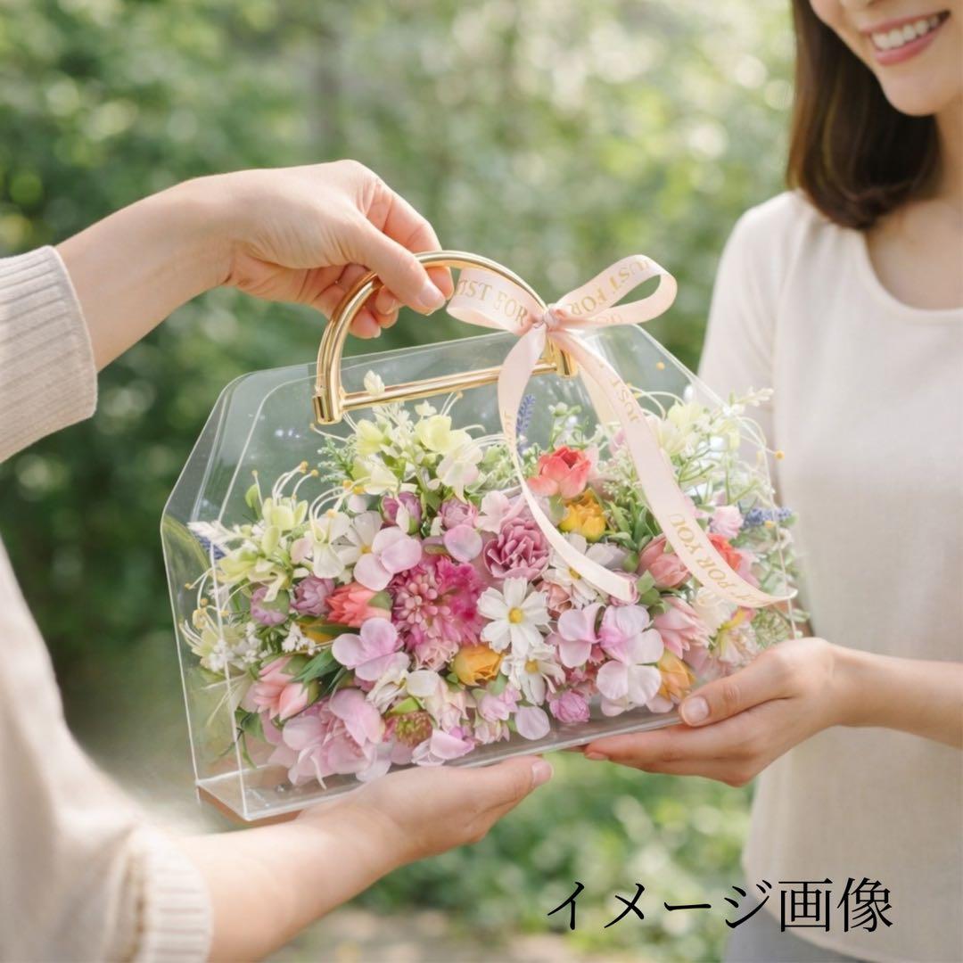 花を持ち歩くように贈る｜春の小花が咲く 光触媒フラワーバッグ（アクリルバッグ）