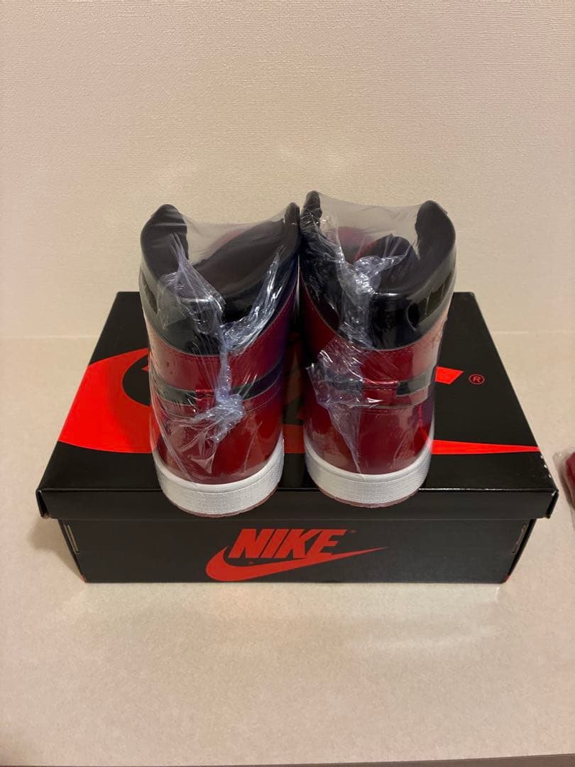JORDAN 1 HIGH '85 BRED 黒赤 スニーカー パテントブレッド