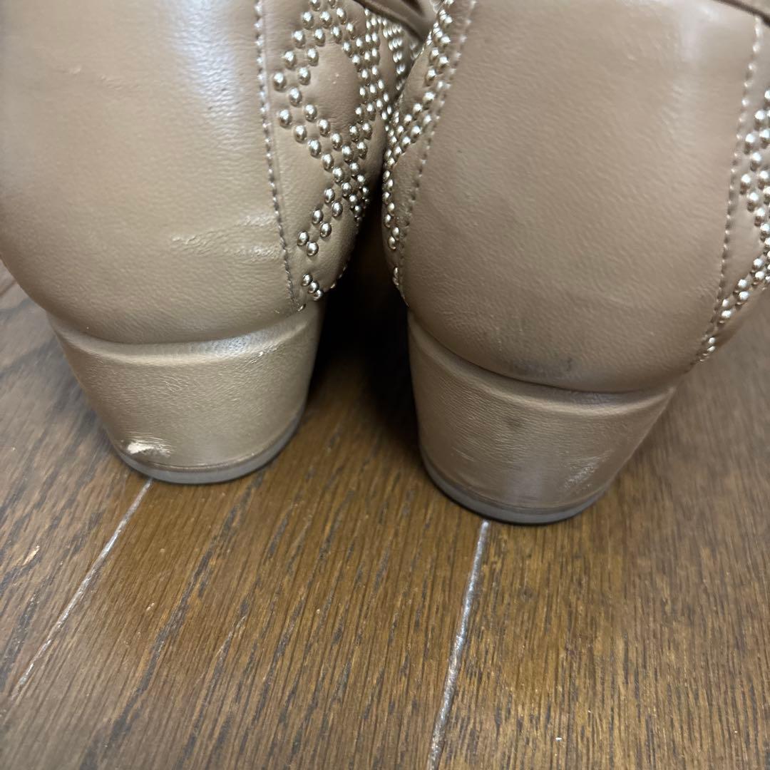 Ferragamo ベージュ リボン付き パンプス