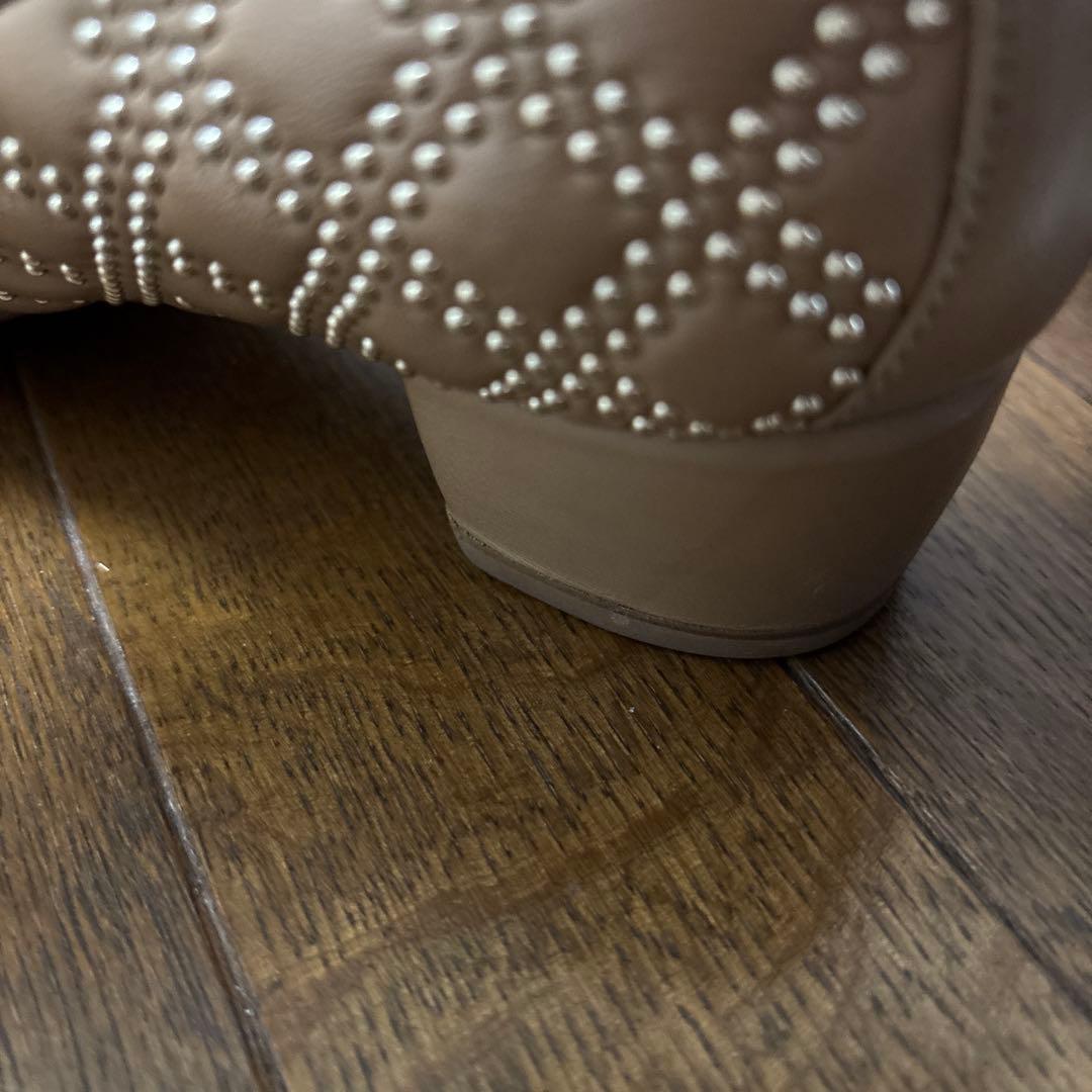 Ferragamo ベージュ リボン付き パンプス