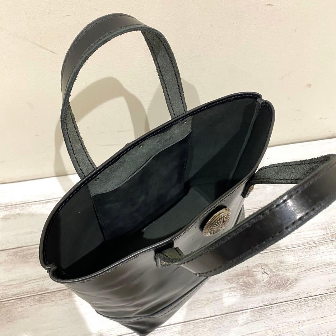 ‼️新春SALE‼️オールレザートートバッグ　ナバホコンチョ 革紐　黒　ブラック