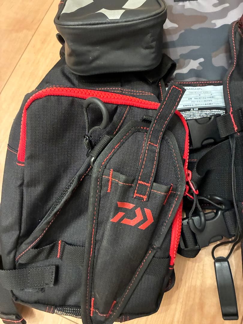 【最終値下げ】ダイワ　ライジャケ　ブルーブルー　バチ抜け