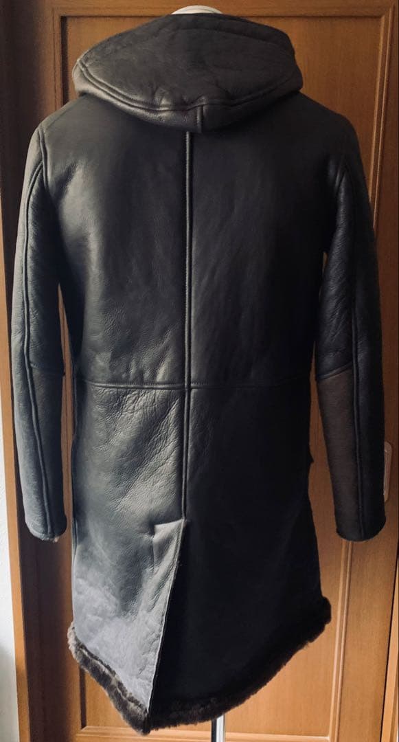 D’AMICO bologna. 革名人が生むモードなムートンコート