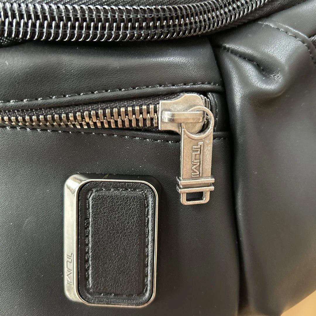 TUMI 232399DLブラックボディバッグ・ウエストポーチ