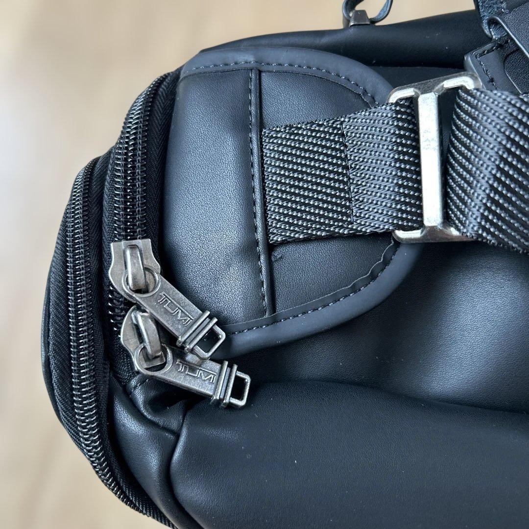 TUMI 232399DLブラックボディバッグ・ウエストポーチ