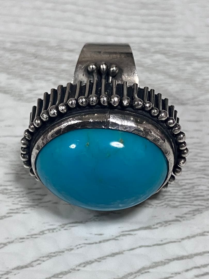SILVER ターコイズ 。リング.(昭和)SILVER 刻印。ずっしり重い。