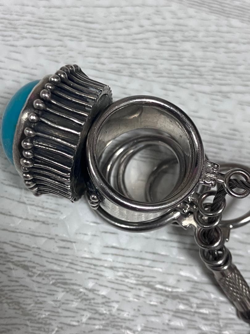 SILVER ターコイズ 。リング.(昭和)SILVER 刻印。ずっしり重い。