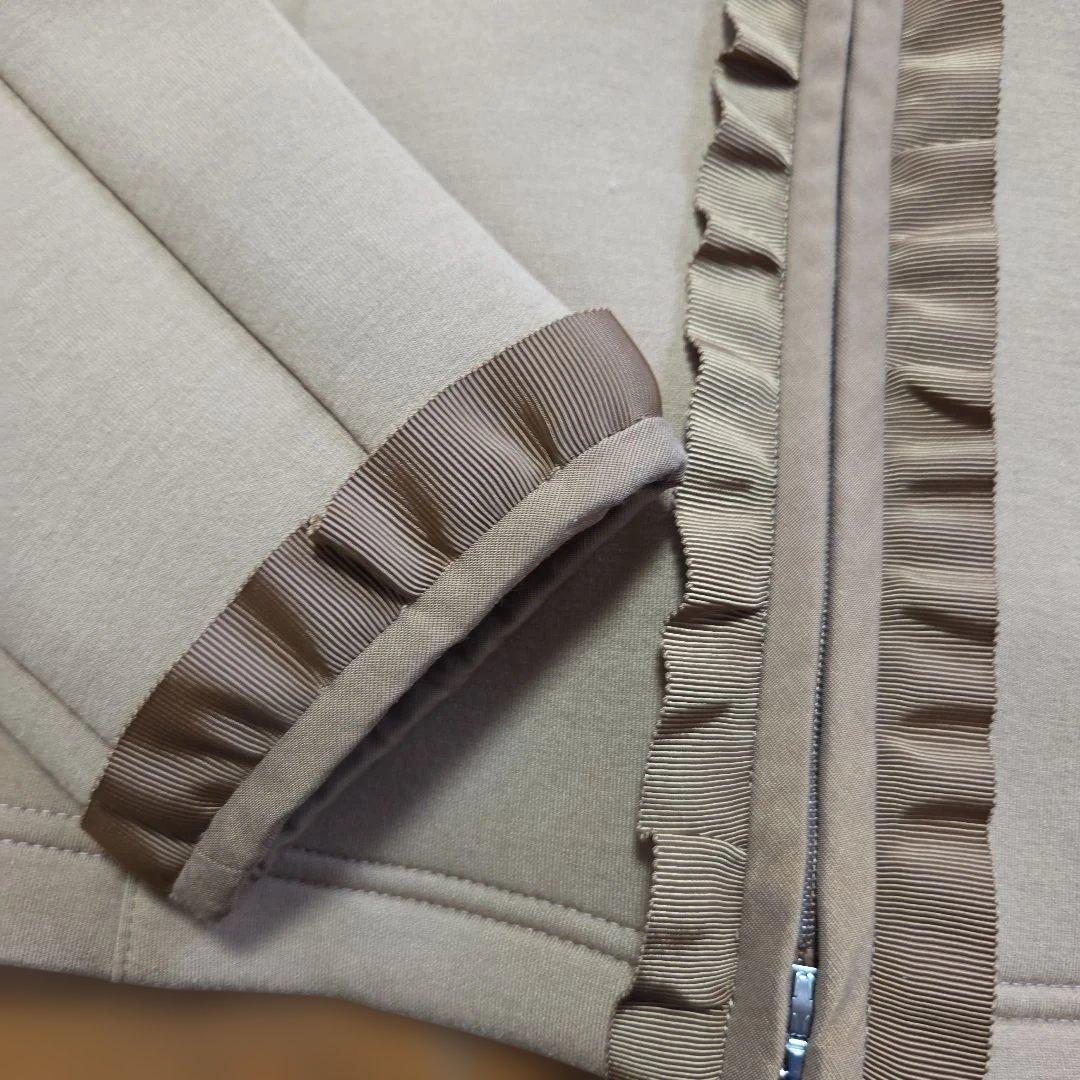 エムズグレイシーベージュ フード付き フリルジャケット