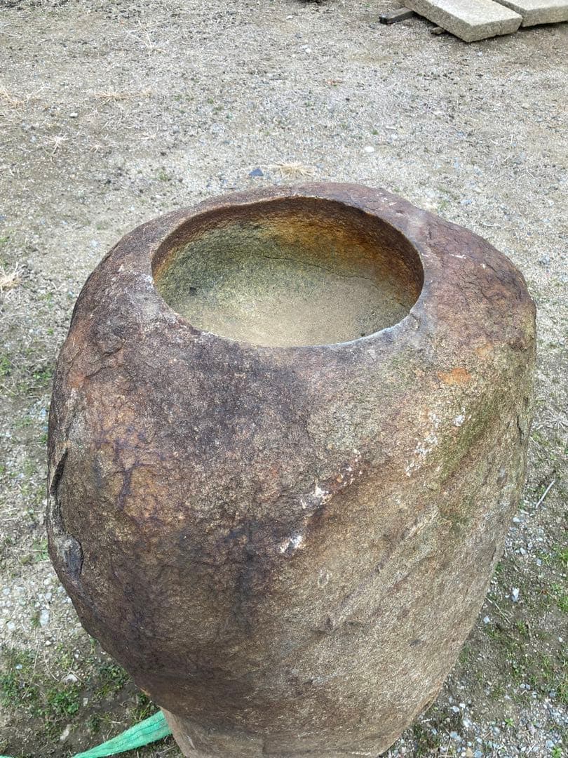 本鞍馬石製立手水鉢
