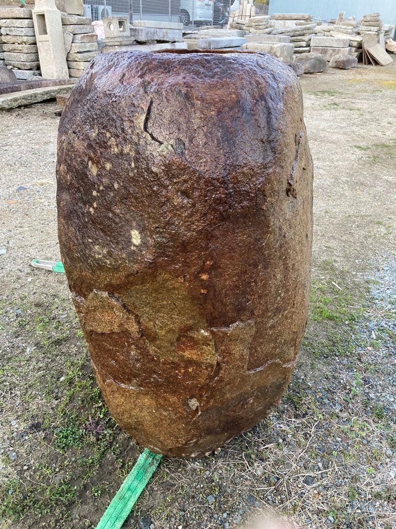 本鞍馬石製立手水鉢