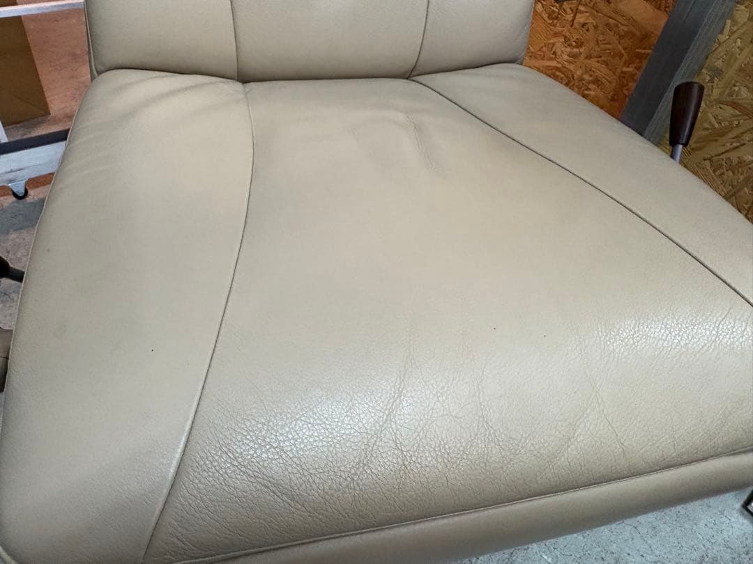 カリモク リクライニング　ソファ　 ディレトーレ ベージュ系 フットレスト付