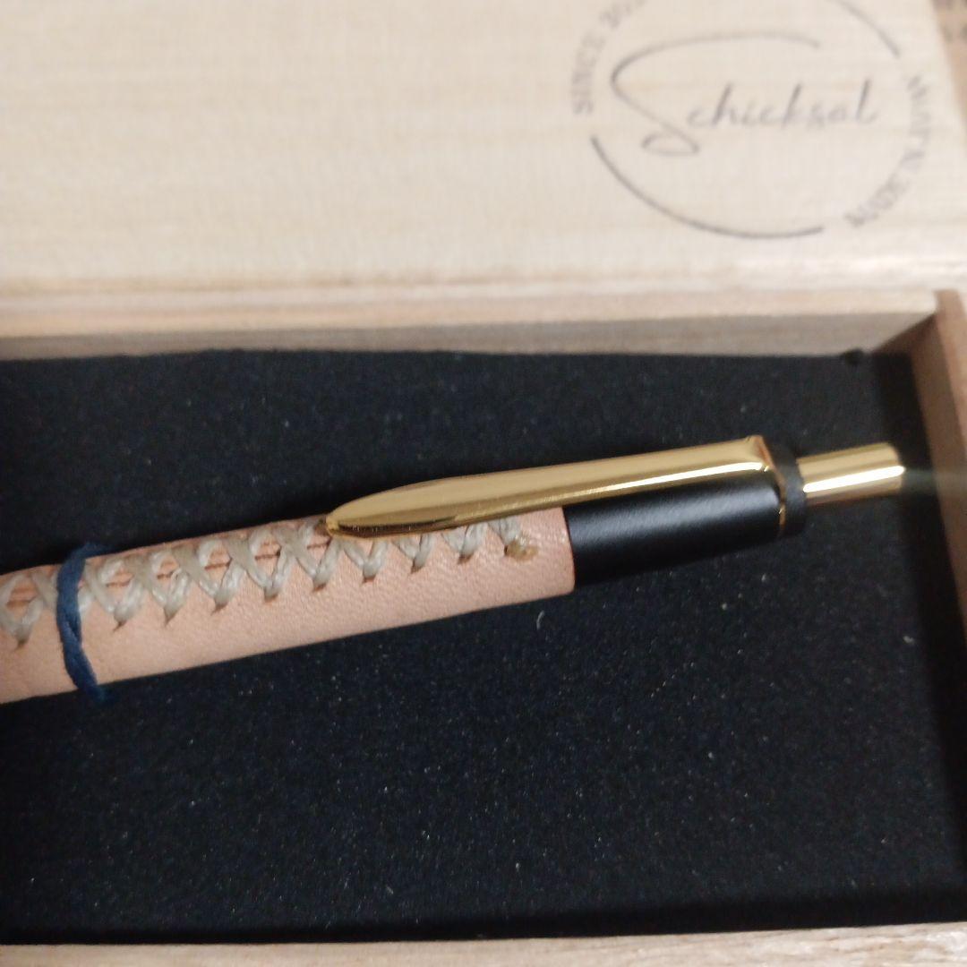 【新品未使用】革軸ペン　シックザール　ボールペン　特上ヌメ革　ナチュラル　節目模