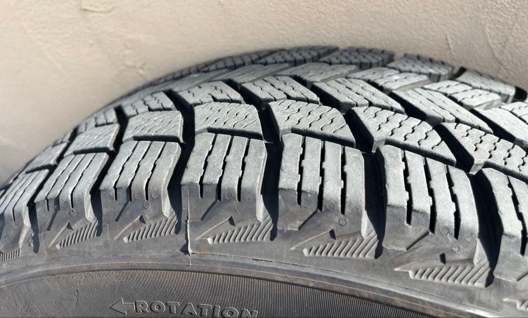 ５*ん様 MICHELIN X-ICE  205/55 R16 スタッド
