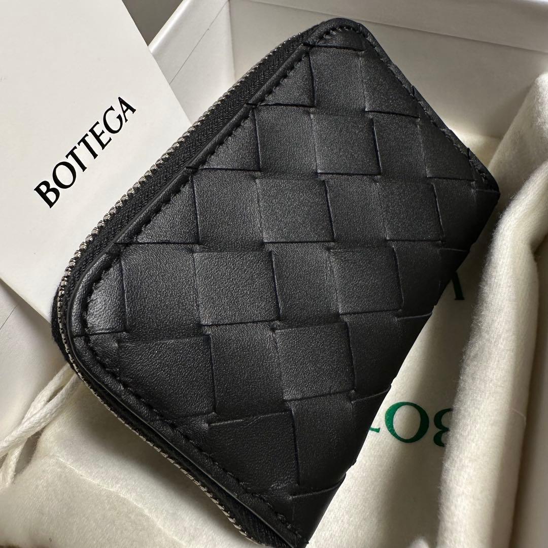 こつこ　BOTTEGA VENETA ミニ財布　ラウンドジップ　イントレ
