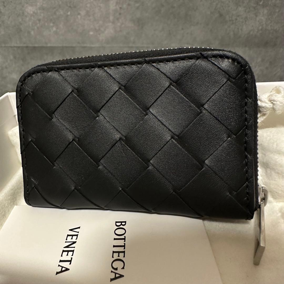 こつこ　BOTTEGA VENETA ミニ財布　ラウンドジップ　イントレ