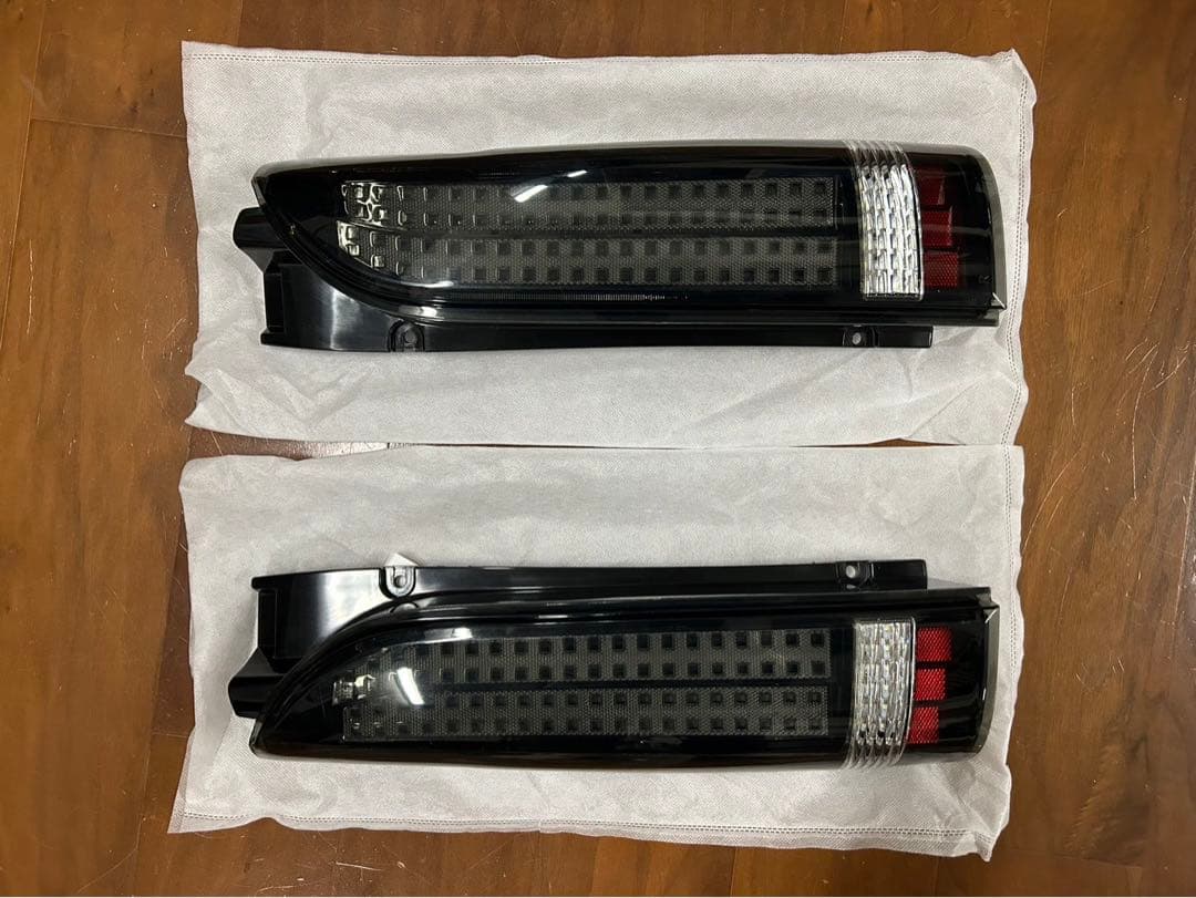 ハイエース200系　テールランプ　LEDハイマウントストップランプ　 2点セット