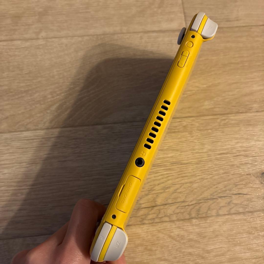 Nintendo Switch Lite イエロー 本体【箱、充電器あり】