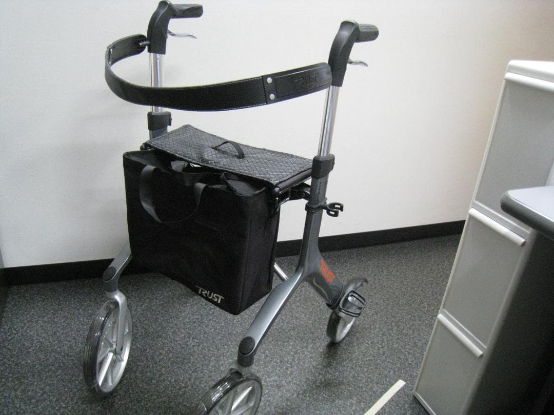 トラストケアウォーカー レッツフライ 歩行車 シルバーカー 竹虎